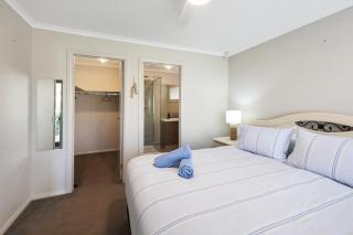 Casa Laut Family friendly short walk to the beach Pets upon agreement Sleeps 6 - Indented Head - 1