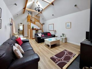 Peacock Barn - E5479 - Martin - 7