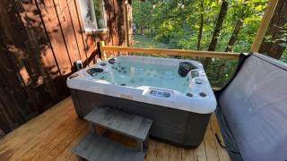 Hot tub - Near the Gorge and Cave Run - Wellington - 0