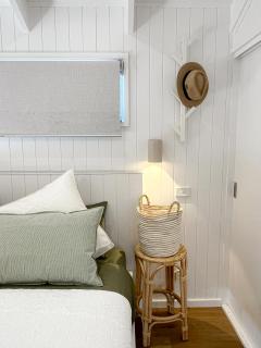 Banjos Cabin Gippsland - Luxury Eco Stay - King Bed, Pond Valley Views, Fireplace - - 1