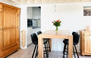 Gorgeous Apartment In Bredene - 7