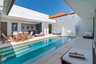Stylish 3br Villa With Swim-up Bar In Seminyak - 4