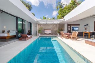 Stylish 3BR Villa with Swim-Up Bar in Seminyak - 7