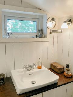 Bayfront Bliss Embracing Storholmens Allure - Lidingö - 5