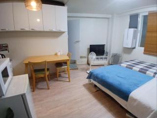 Mangwon Station and Mangwon Traditional Market, studio apartment, entire house 2nd floor - Seúl - 7