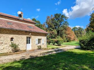 Maison forestière paisible avec piscine et animaux admis - FR-1-583-423 - - 0