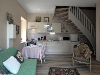 Charmant gîte rénové avec terrasse et parking privé dans un parc, accepte petit animal - FR-1-583-433 - 2