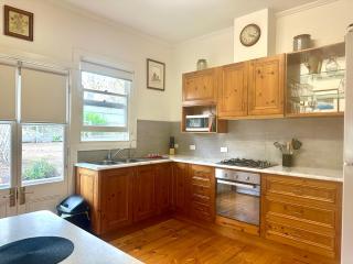 Hill Cottage - Clare - 6