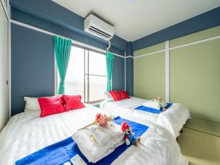 open 2 room Newly opened Hotel Baika Family friendly Free parking 10 minutes to USJ - Osaca - 6