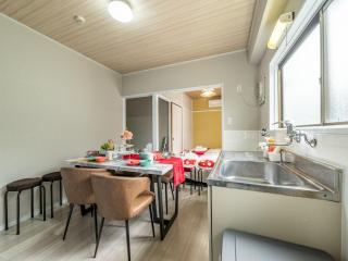 open 2 room Newly opened Hotel Baika Family friendly Free parking 10 minutes to USJ - Osaca - 2