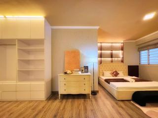 Skyline City LuxeRetreat 3BR 4BA Walk to Bui Vien - Ho Chi Minh - 2