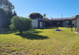 Located in tranquil street and only 200 metres from the beach - Indented Head - 3