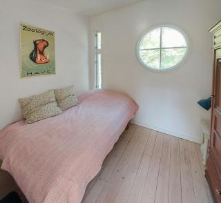 Cottage In Woodland Garden In Natural Harmony - Asnæs - 2