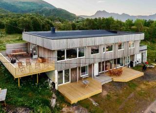 Arctic Family Adventure In Tunstad, Nordnorway - Myre - 0