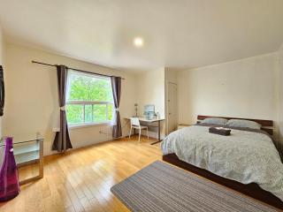 Central Downtown Toronto - Trinity Bellwood Park - 4