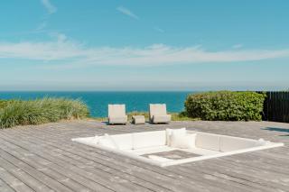 Unite With The Horizon In Architectural Wonder - 8