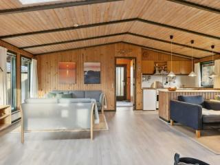 Charming Wooden Summer House In Trend - Løgsted - 0