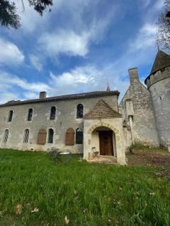 Gite In The Heart Of Historic Residence - 8