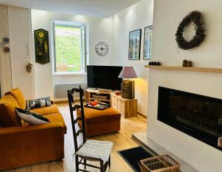 Historic Mill In The Heart Of Black Mountain - 1