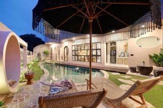 Villa Ayoun Canggu 3 Bedrooms - Tumbak Bayuh - 9