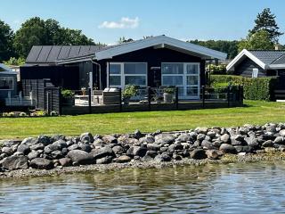 Fjord-Side Cottage In Munkebo By The Water - Munkebo - 0