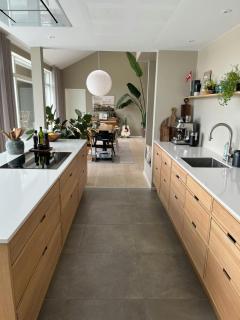 Unique Architect-Designed House Near The Beach - 1