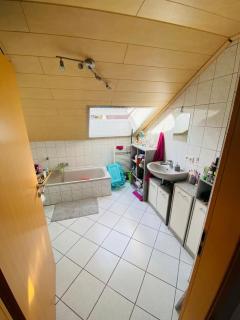 2 Zimmer DG Wohnung mit EBK und großem Balkon! - Flein - 8