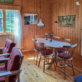 Authentic Cabin Near Risgrånnbakken - 3