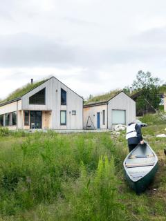 Vakre Arkitektoniske Linjer Nede Ved Vågslidvatnet - Vågsli - 0