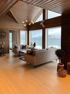 Mountain Home With View Near Tromsø - 1