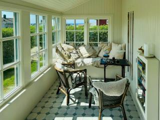 Cottage With Glass Porch By Apelviken Beach - Varberg - 0