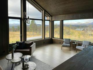 Spacious Mountain Cabin With Fantastic Views - 3