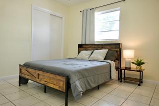 Cozy & Spacious Near Stadium - Tampa - 1
