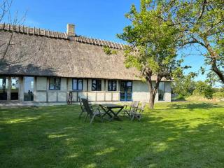 Idyll And Open Spaces On Skarø In The Archipelago - Svendborg - 0