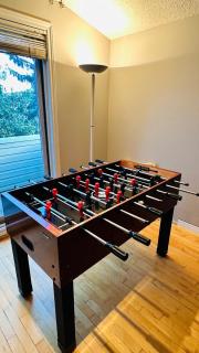 The Games House - Sleeps 8, 3 Bed, 3 Bath - Free Parking - 8