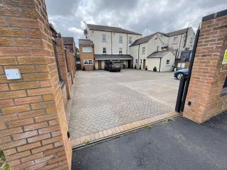 Earle House Serviced Apartments - Crewe - 0