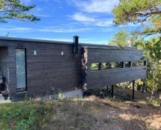 Live Among Trees In An Architect Drawn Cabin - Skjærhollen - 3