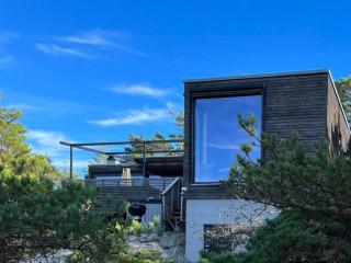 Live Among Trees In An Architect Drawn Cabin - Skjærhollen - 1