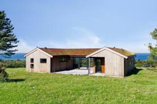 Modern Home With Sea View In Nordic Style - 9