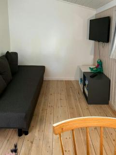 Family Cabin With Play Area Near The Beach - Højby - 2