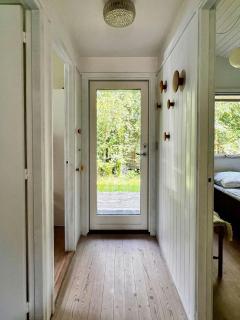 Family Cabin With Play Area Near The Beach - Højby - 1