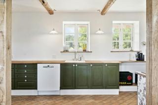 Nostalgic Charm In A Yellow Timber House - 3