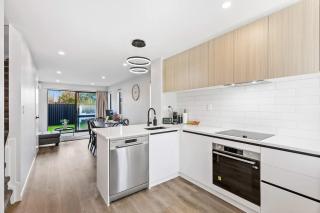 Relaxing 4BR Townhouse in Family-Friendly Area - Auckland - 9