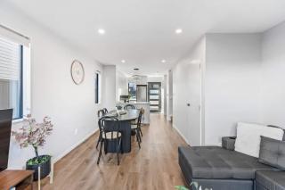 Relaxing 4BR Townhouse in Family-Friendly Area - Auckland - 1