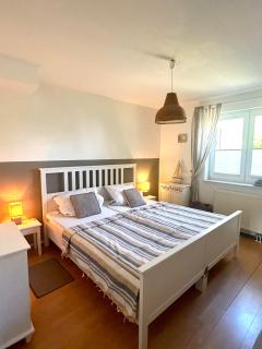 Gemütliche 2 Zi-FeWo mit Terrasse, Strandnähe, WIFI - Breege - 0