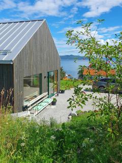 Architect-Designed Cabin With Beach Nearby - Lensvik - 0