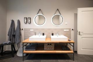 Getaway In East Frisia Elegant Lakeside Apartment - 1