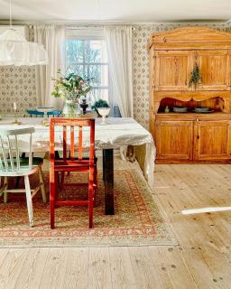 19Th Century House With Antiques In Rural Setting - 4