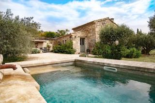 Authentic Stone House Overlooking Les Baux-De-Provence - 0