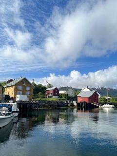 Charming & Modern Seaside House In Valsøyfjord - 9